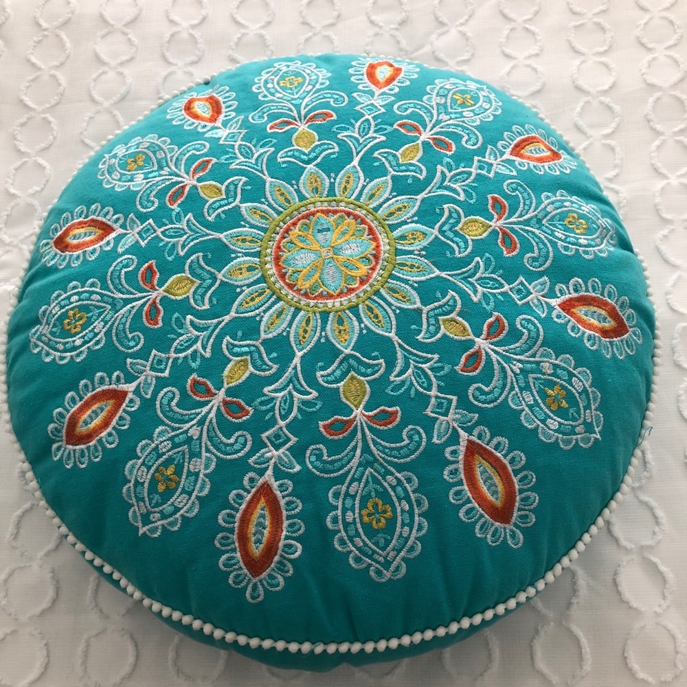 Round Designed pillow